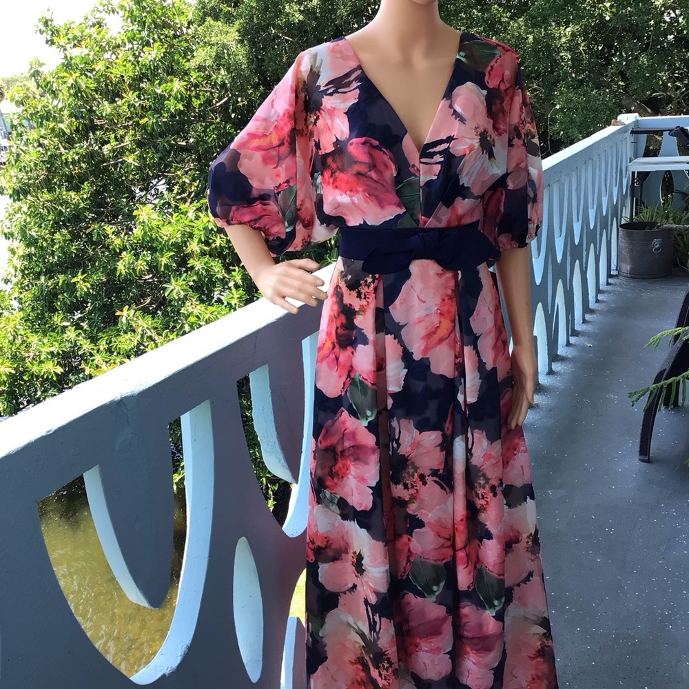 NWT Carmen Marc Valvo Infusion Floral V-Neck Maxi Dress in Pink, Green and Navy